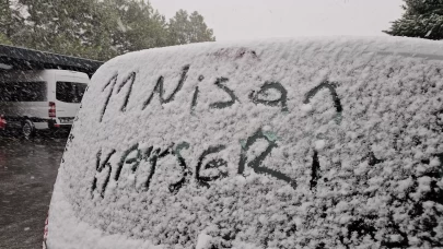 Kayseri'de kar ve şiddetli rüzgar