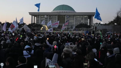 Güney Koreliler, Yoon Suk-Yeol'a destek için sokakta