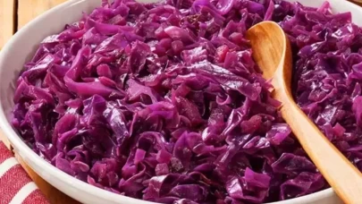 Baharın taptaze lezzeti! Mor lahana turşusu tarifi