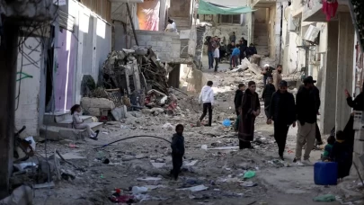 İsrail askerleri Batı Şeria'da bir Filistinliyi göz yaşartıcı gazla katletti