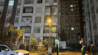 Adana'da bir sitenin 5'inci katında çıkan yangında 1 kişi hayatını kaybetti
