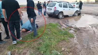 Düğün konvoyundaki kazada yara almadan kurtuldu, şükür namazı kıldı