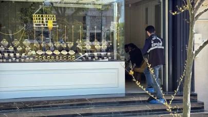 Bursa'da kuyumcuyu tabancayla soyma girişimi: 3 şüpheli yakalandı