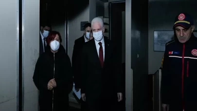 Vali Gül, Huzurevi'ndeki yangından etkilenenleri hastanede ziyaret etti