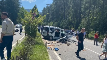 Marmaris'te 4 araç birbirine girdi: 2 ölü, 2 yaralı