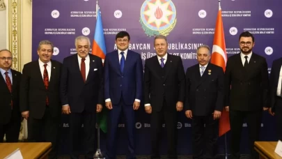 Hulusi Akar, Azerbaycan Diaspora Komitesi Başkanı Muradov ile görüştü