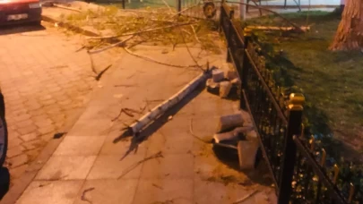 Denizli’de fırtına maddi hasara neden oldu