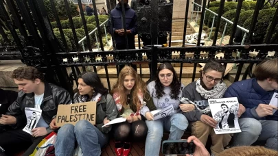 ABD’de Columbia Üniversitesi’nde zincirli protesto