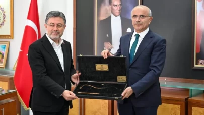 Bakan Yumaklı'dan Malatya Büyükşehir Belediyesi'ne ziyaret