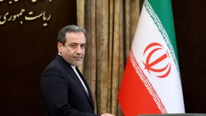 İran Dışişleri Bakanı Erakçi'den Papa için taziye mesajı