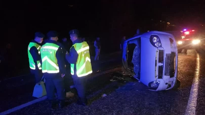 Karabük'te devrilen otomobil 30 metre sürüklendi: 3'ü çocuk 5 yaralı