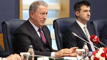 Hulusi Akar ve Al Kınanı'dan terörle mücadele vurgusu