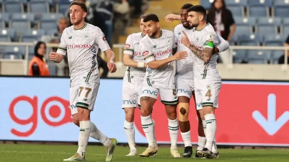 5 gollü maçta kazanan Konyaspor