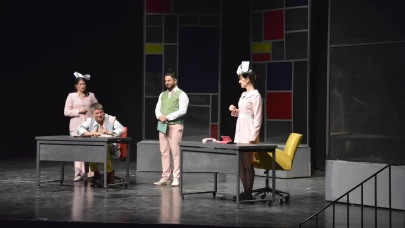 Balkan Ülkeleri Tiyatro Festivali'nde "Hevesi Kursağında Kalanlar Kulübü" sahnelendi