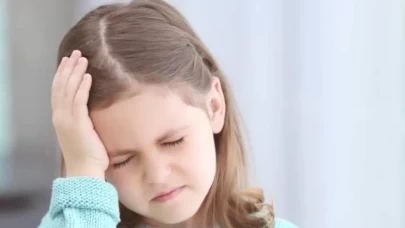 Çocuklarda baş ağrısına dikkat! Ciddi hastalıkların habercisi olabilir