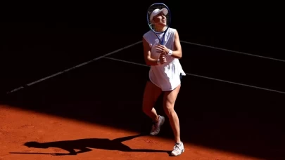 Elektrik kesintisi tenisi de vurdu