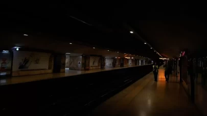 Başbakan Sanchez: Elektrik kesintisinin nedenine dair kesin bir bilgi yok