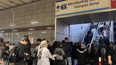 Mecidiyeköy’de "yürüyen merdiven arızası" yoğunluğa sebep oldu