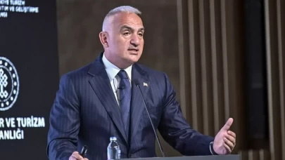 Bakan Ersoy: 'Cumhurbaşkanımızın liderliğinde demokrasiye güç katıyoruz!'