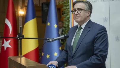 Romanya Büyükelçiliği'nde "Dünya Nasıl Nefes Alır" sergisi açıldı