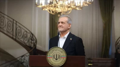 Pezeşkiyan, Türk şair Şehriyar'ın şiirini okudu