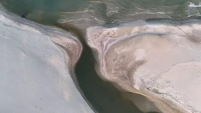 Muhteşem manzara: İğneada longozlarındaki Mert Gölü denizle birleşti!
