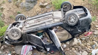 Karabük'te yol kenarına devrilen otomobildeki 3 kişi yaralandı