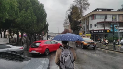 Tekirdağ'da sağanak yağış hayatı felç etti