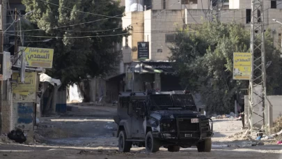 İsrailliler, Batı Şeria'da 7 ev ve 5 aracı ateşe verdi