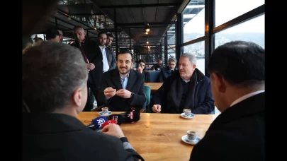 TBMM Milli Savunma Komisyonu Başkanı Akar, Sarıyer'de AK Parti teşkilatıyla buluştu