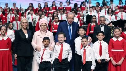 Cumhurbaşkanı Erdoğan, 23 Nisan’da minik misafirlerini ağırladı