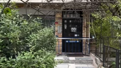 Küçükçekmece'de deprem sonrası mühürlenen 9 bina boşaltıldı