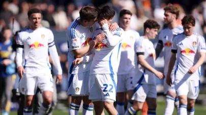 Leeds United ve Burnley, Premier Lig'e yükseldi