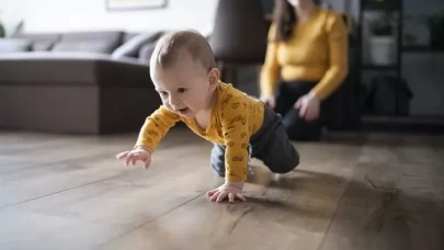 Bazı bebekler neden daha geç yürür?