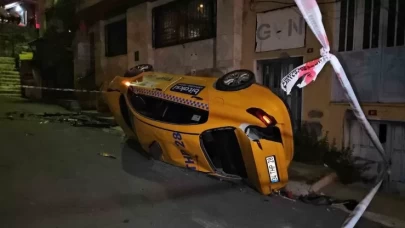 Şişli'de kaza: Taksi takla attı