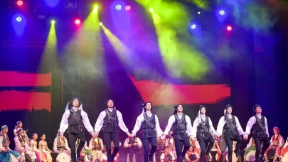 Kırgızistan 5. Uluslararası Çocuk Folklor Festivali başladı