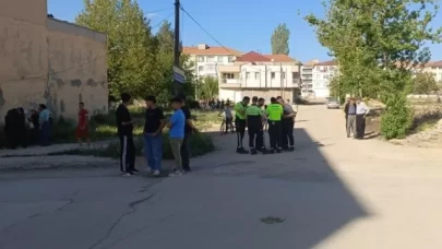 Arkadaşını otomobille ezen sürücü olay yerinden kaçtı