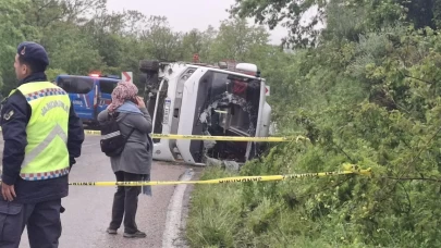 Sinop'ta öğrencileri taşıyan otobüs ile otomobil çarpıştı