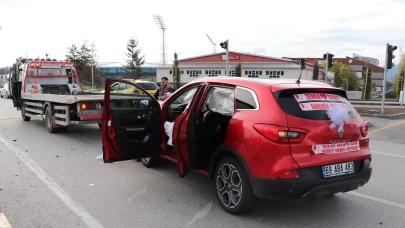 Erzurum'da gelin arabası kaza yaptı