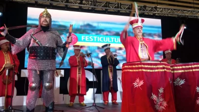 Bursa Mehter Takımı Fransa’yı salladı