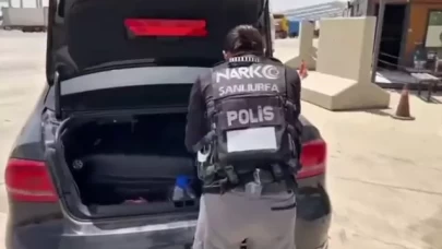 Şanlıurfa'da bagajda saklanan 5 kilo metamfetamin ele geçirildi