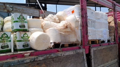 İzmir’de soğuk hava deposunda 7 ton bozuk peynir ele geçirildi