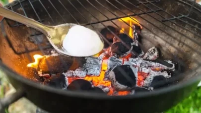 Mangal ustalarının sırrı: Ne koku kalıyor ne de duman…