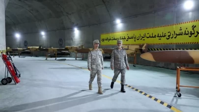 İran'dan gövde gösterisi: Yeraltı İHA üssünü görüntülediler