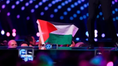 Eurovision yarı finalinde seyircilerden Gazze'ye destek!