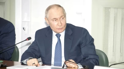 Putin ve Akie Abe Moskova’da görüştü