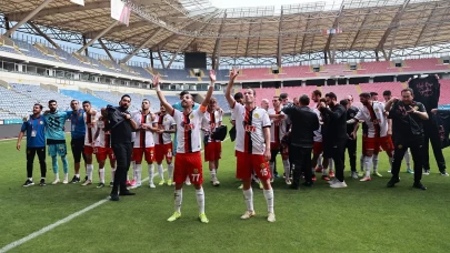 Eskişehirspor profesyonel liglere geri döndü!