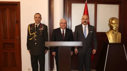 Milli Savunma Bakanı Güler Kamerun'da