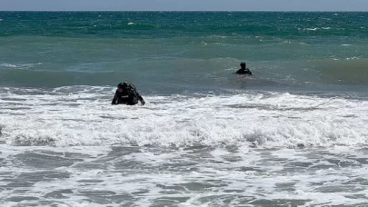 Serinlemek için denize giren genç boğuldu