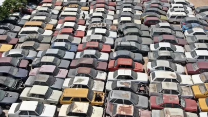 25 yıldır bekleyen araçlar var